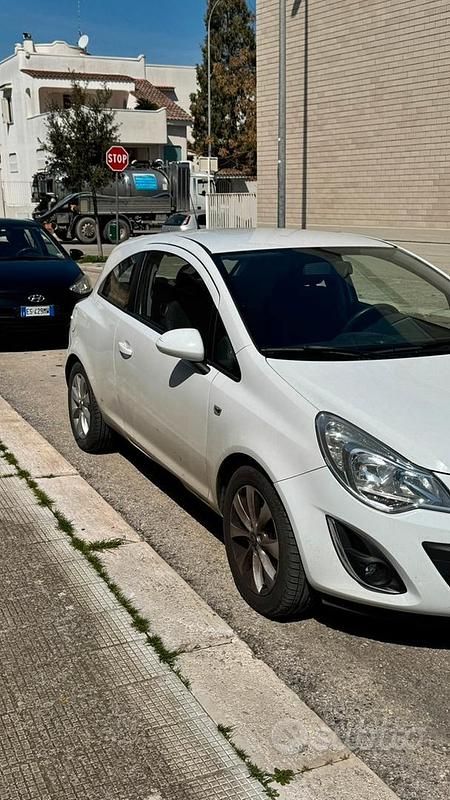 Usata Opel Corsa 85 CV (62 kW) 2012 Bianco Utilitaria