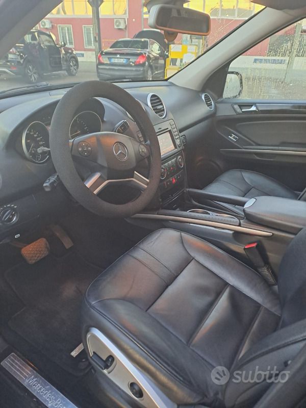 Usata Mercedes ML320 224 CV (164 kW) 2010 Nero SUV