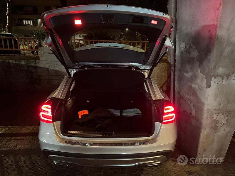 Usata Mercedes GLA200 136 CV (100 kW) 2016 Grigio SUV