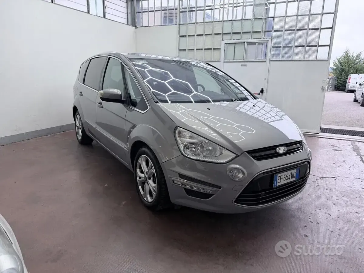 Usata Ford S-MAX Titanium 163 CV (119 kW) 2011 Blu Monovolume