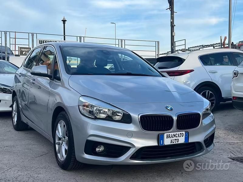 Usata BMW 218 Advantage 135 CV (99 kW) 2017 Grigio Monovolume