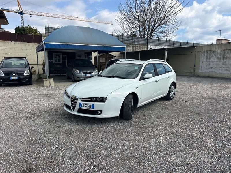 Usata Alfa Romeo 159 Progression 119 CV (87 kW) 2010 Bianco Station wagon