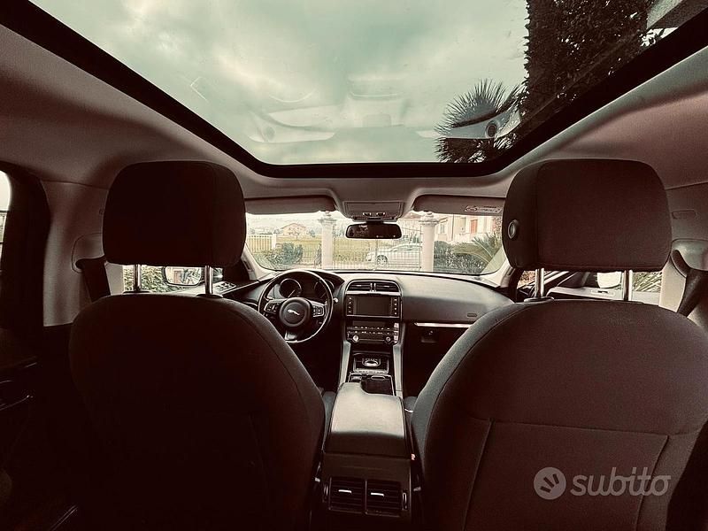 Usata Jaguar F-Pace Prestige 180 CV (132 kW) 2018 Nero SUV