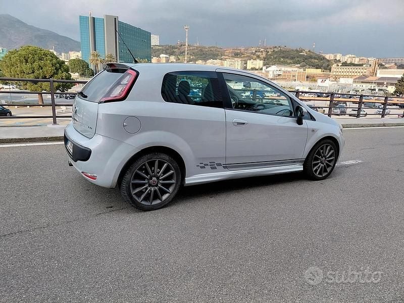 Usata Fiat Punto Evo Sport 120 CV (88 kW) 2009 Bianco Utilitaria