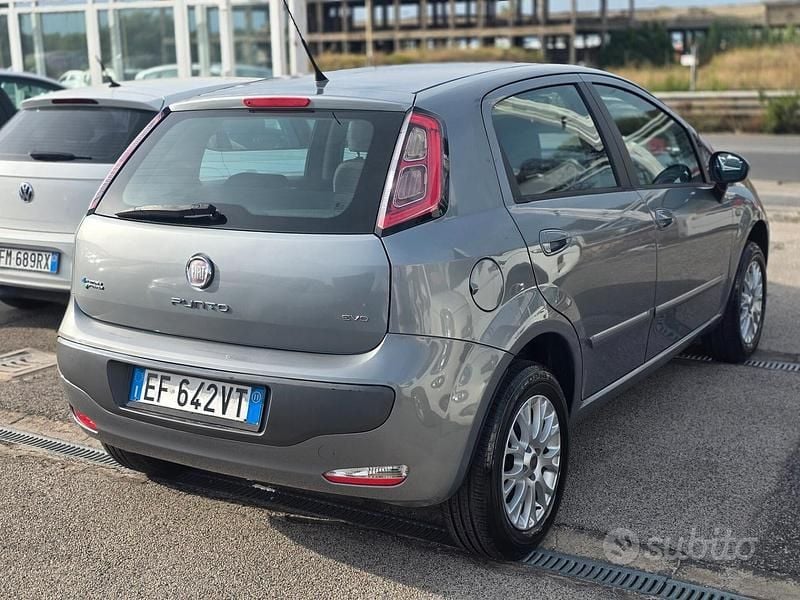 Usata Fiat Punto Evo Emotion 69 CV (50 kW) 2011 Grigio Utilitaria