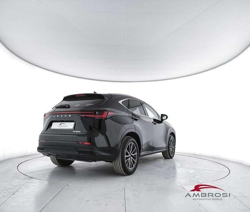 Usata Lexus NX350h Luxury Line 190 CV (139 kW) 2022 Nero SUV