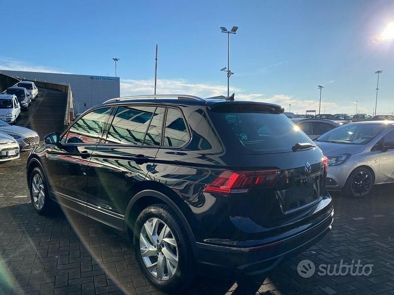 Gebraucht VW Tiguan Active 150 PS (110 kW) 2021 Schwarz SUV