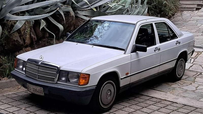 Usata Mercedes 190 122 CV (89 kW) 1987 Bianco Berlina