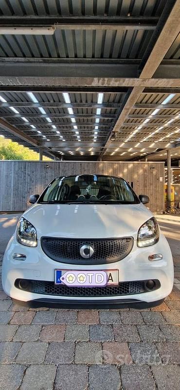 Usata Smart ForFour 71 CV (52 kW) 2019 Bianco Utilitaria