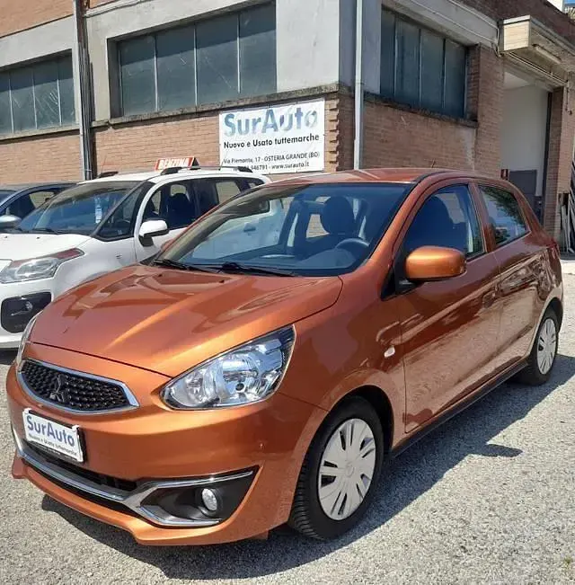 Usata Mitsubishi Space Star Diamant Edition 71 CV (52 kW) 2019 Arancione Utilitaria