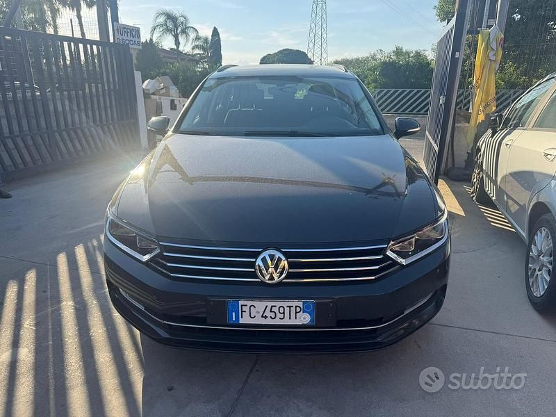 Grigio Usata 2016 VW Passat Station wagon | 11.000 € (Buon prezzo) - Immagine 1/4