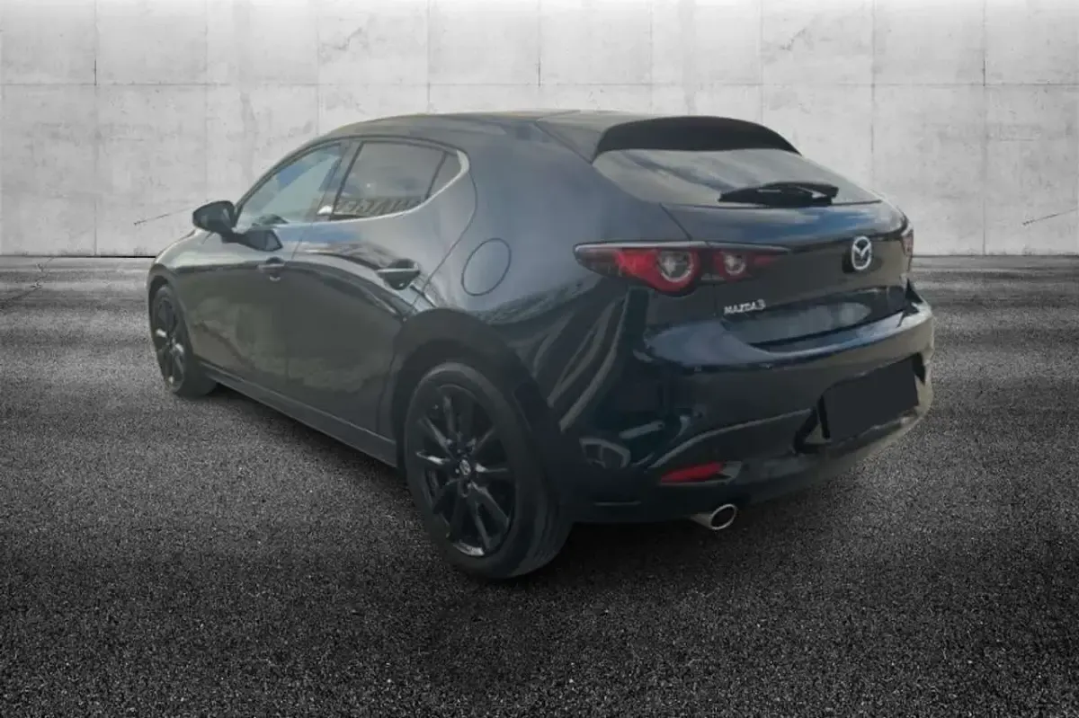 Usata Mazda 3 122 CV (89 kW) 2023 Blu/azzurro Berlina
