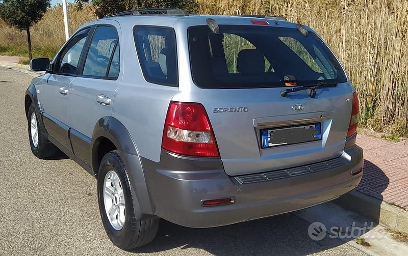 Usata Kia Sorento Active 140 CV (102 kW) 2006 Grigio SUV