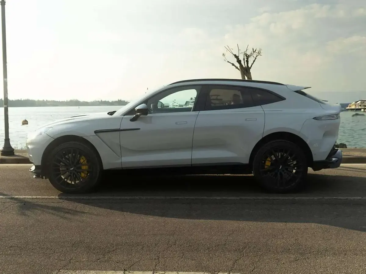 Usata Aston Martin DBX 707 707 CV (519 kW) 2023 Apex grey SUV