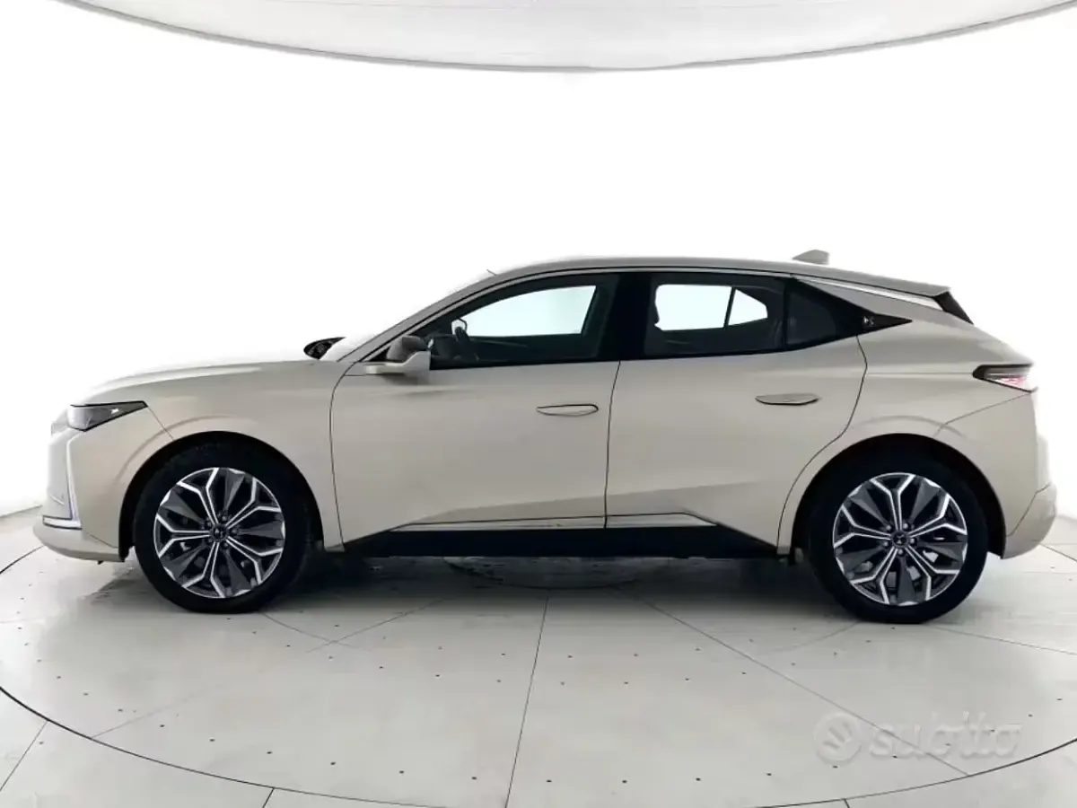 Usata DS Automobiles DS4 Trocadero 131 CV (96 kW) 2023 Grigio cristallo SUV