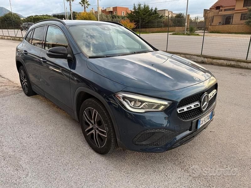 Usata Mercedes GLA200 Premium 149 CV (109 kW) 2020 Blu SUV
