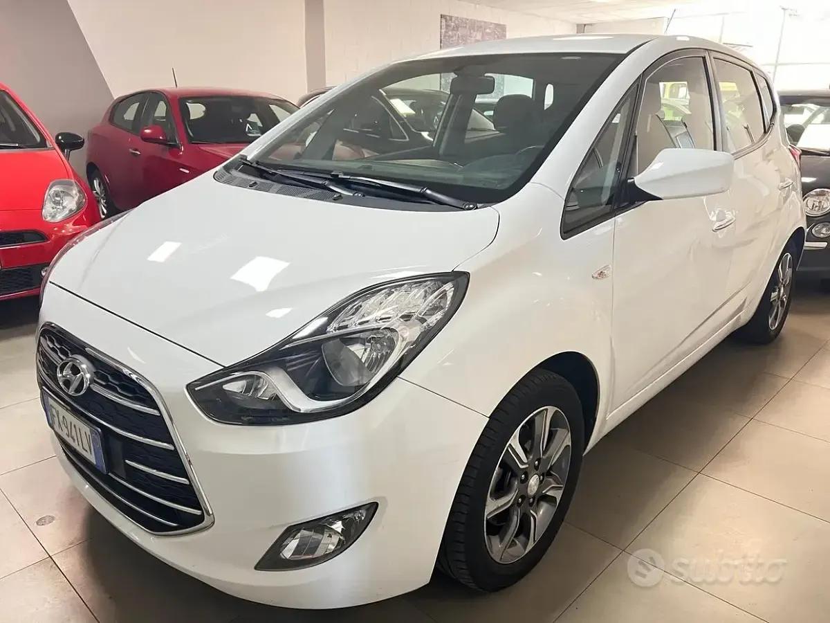 Usata Hyundai ix20 125 CV (91 kW) 2019 Bianco Utilitaria