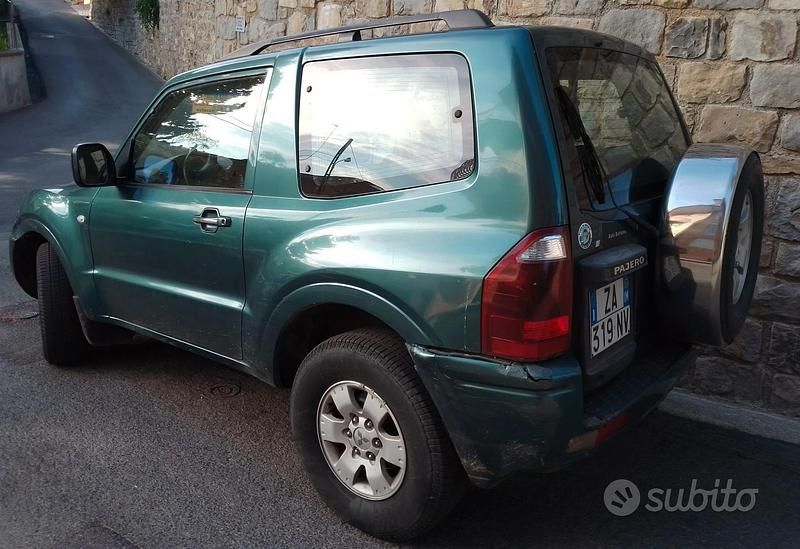 Usata Mitsubishi Pajero 115 CV (84 kW) 2004 Verde SUV
