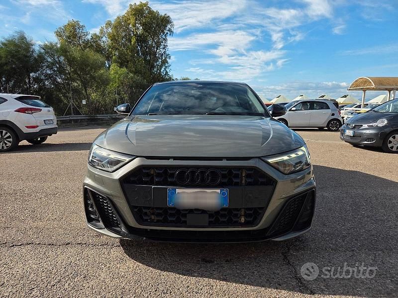Grigio Usata 2019 Audi A1 S-Line Tre volumi | 19.800 € (Buon prezzo) - Immagine 1/4