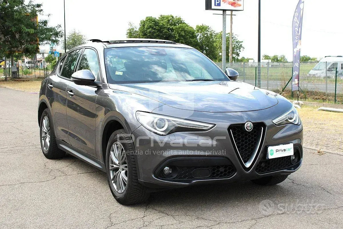 Usata Alfa Romeo Stelvio Executive 210 CV (154 kW) 2017 Grigio SUV