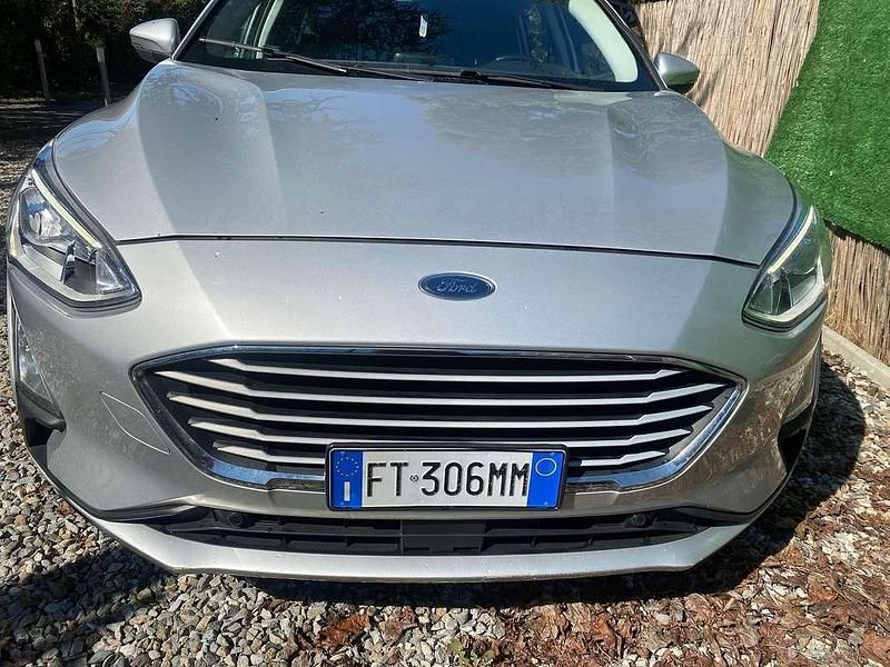 Usata Ford Focus 120 CV (88 kW) 2019 Argento Station wagon