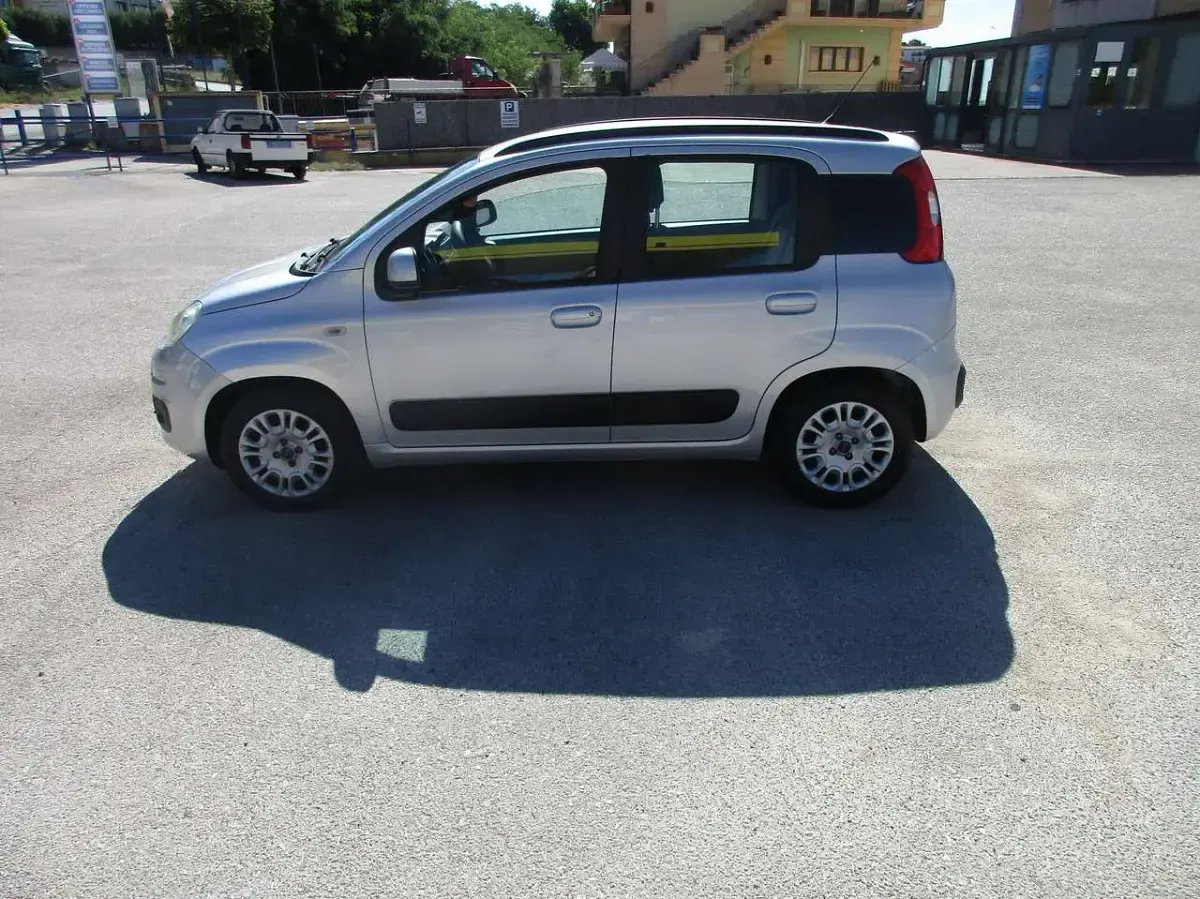 Usata Fiat Panda Lounge 69 CV (50 kW) 2012 Argento Utilitaria