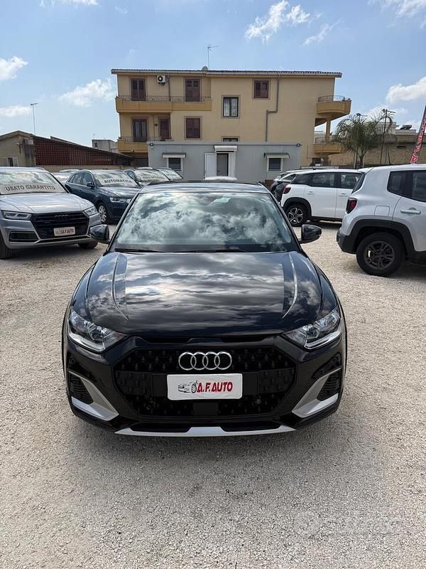 Usata Audi A1 110 CV (80 kW) 2022 Nero SUV