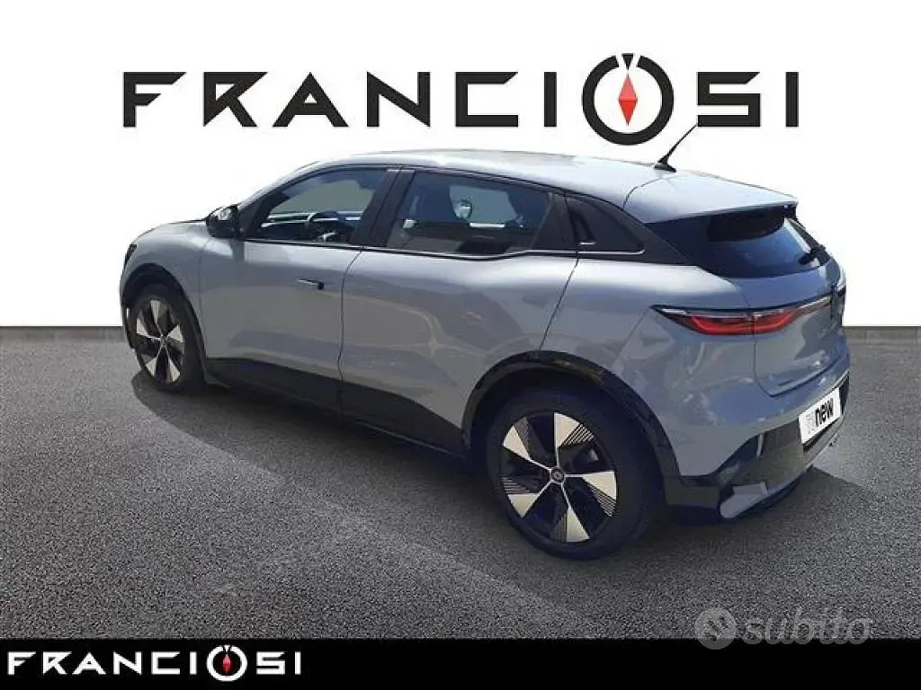 Usata Renault Mégane Equilibre 55 kW (75 CV) 2022 Grigio