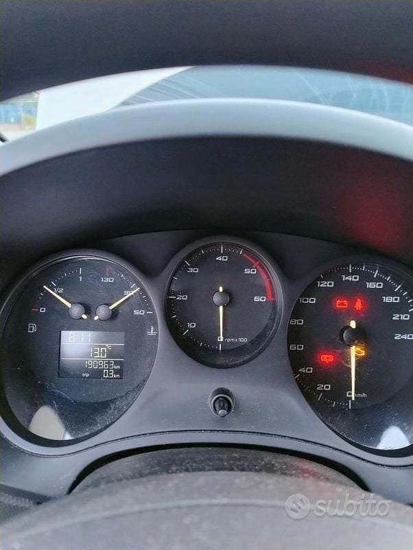 Usata Seat Leon Reference 105 CV (77 kW) 2011 Bianco Utilitaria