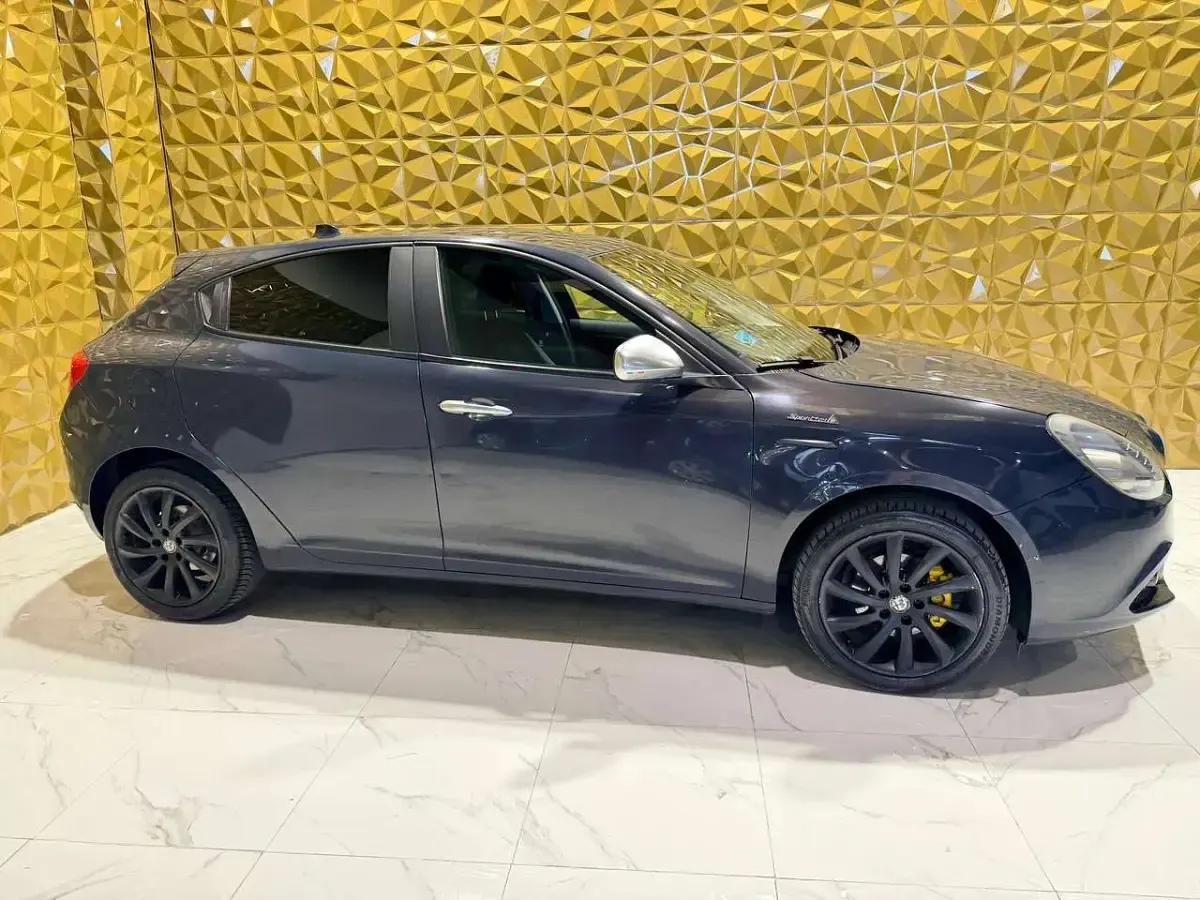 Usata Alfa Romeo Giulietta 120 CV (88 kW) 2019 Grigio Utilitaria