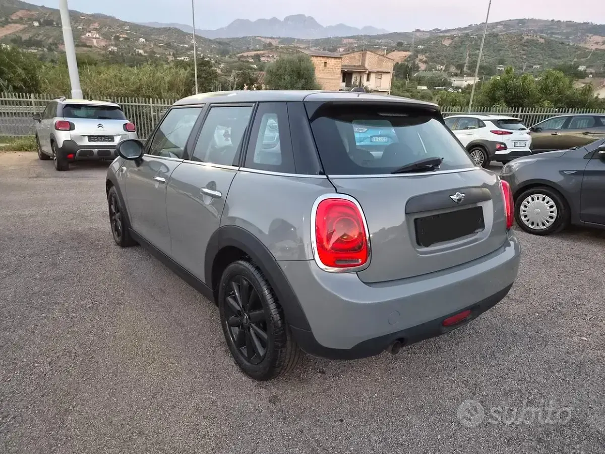 Usata Mini One D Countryman Business 90 CV (66 kW) 2015 Grigio SUV