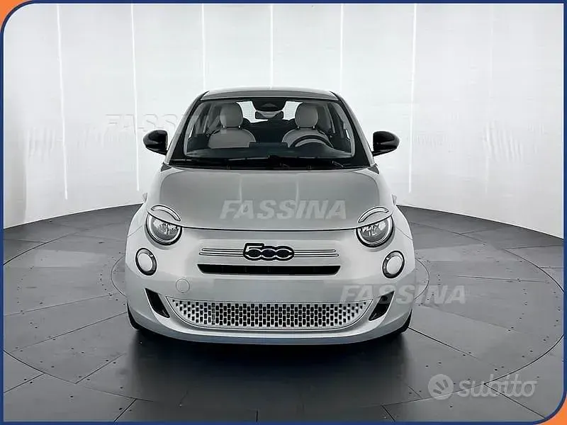 Nuova Fiat 500 Icon 65 CV (47 kW) 2026 Grigio Berlina