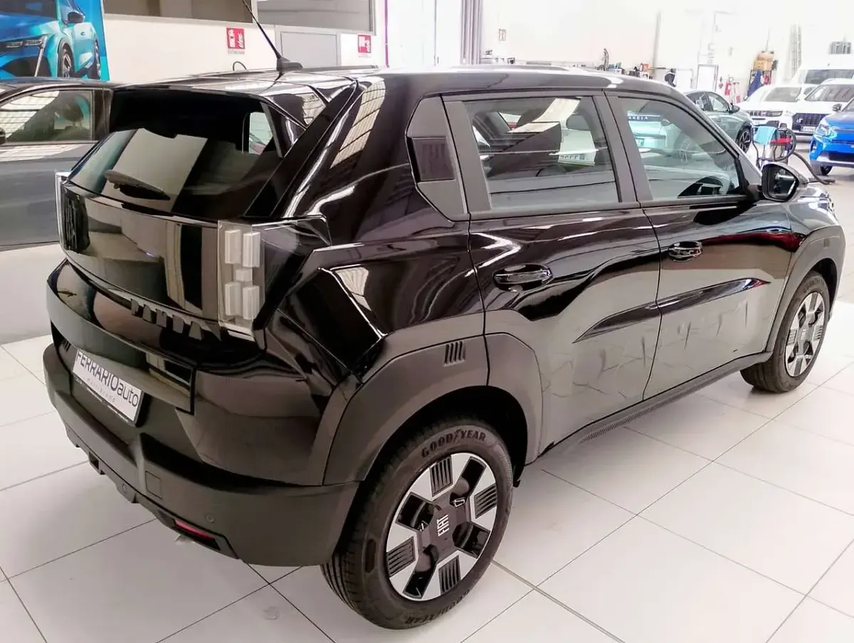 Nuova Fiat Grande Panda Icon 110 CV (80 kW) 2026 Nero cinema Utilitaria
