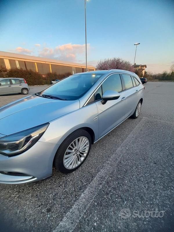 Usata Opel Astra Innovation 110 CV (80 kW) 2017 Grigio Station wagon
