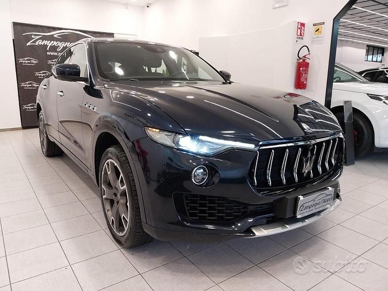 Usata Maserati Levante 275 CV (202 kW) 2016 Blu SUV