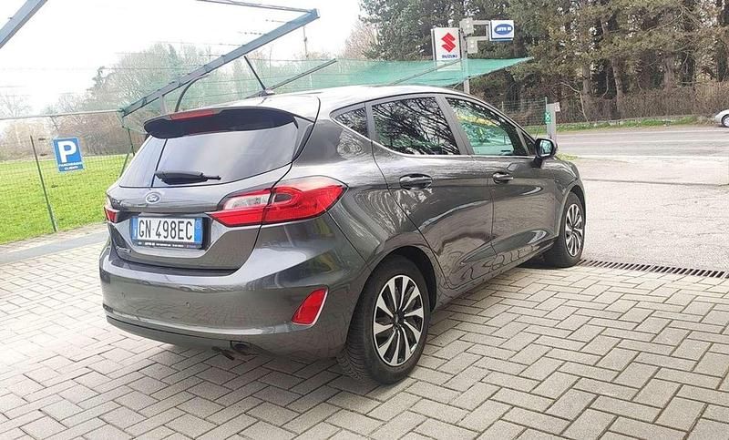 Usata Ford Fiesta Titanium 75 CV (55 kW) 2023 Grigio Utilitaria