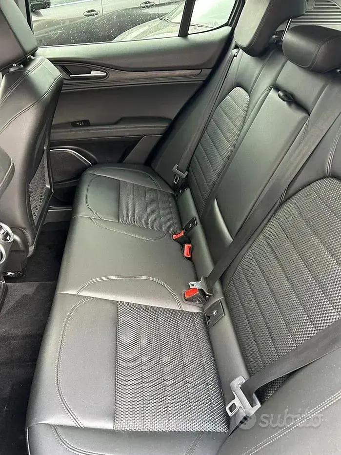 Usata Alfa Romeo Stelvio 180 CV (132 kW) 2017 Nero SUV