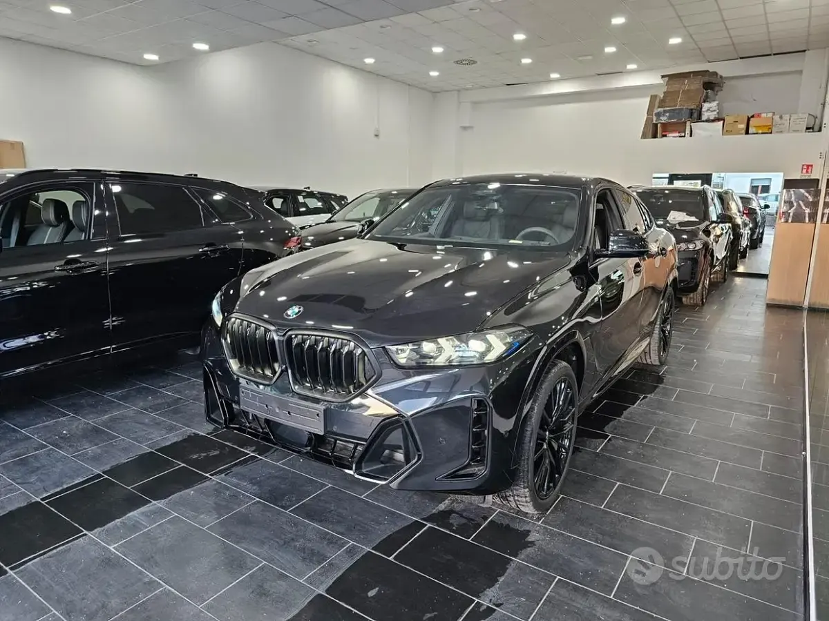 Usata BMW X6 M Sport 298 CV (219 kW) 2025 Sapphire black SUV