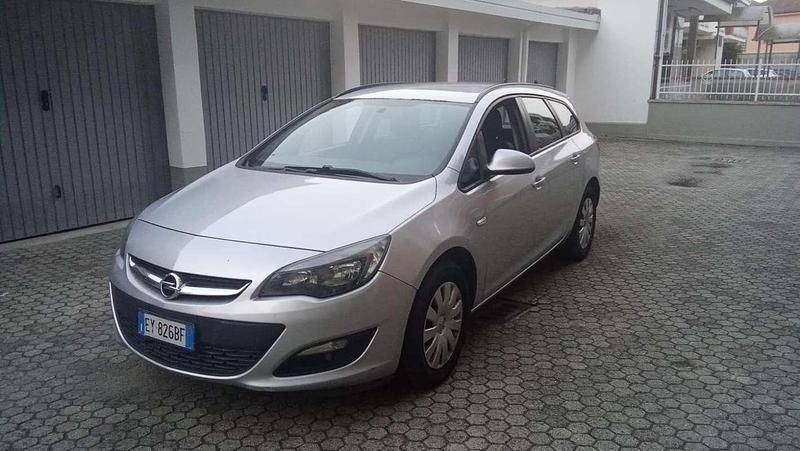 Usata Opel Astra Cosmo 110 CV (80 kW) 2014 Grigio Station wagon