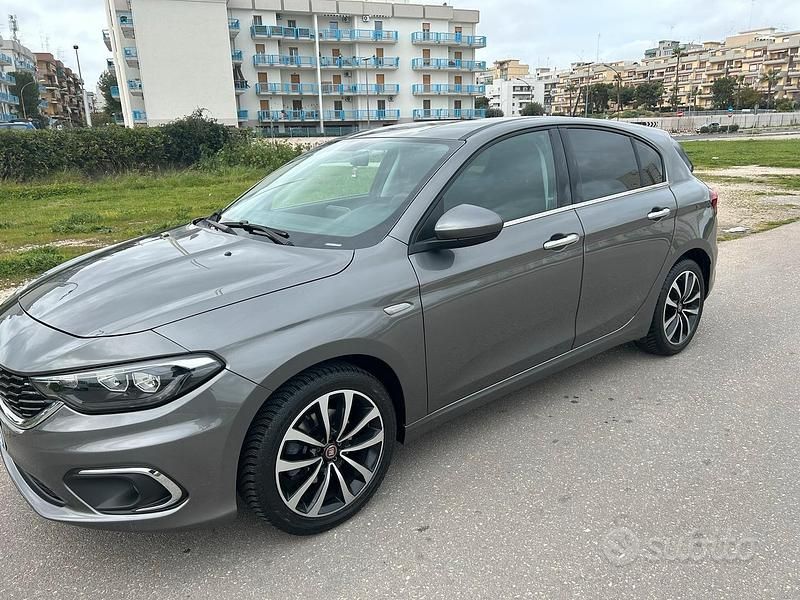 Usata Fiat Tipo Business 95 CV (69 kW) 2018 Grigio Berlina