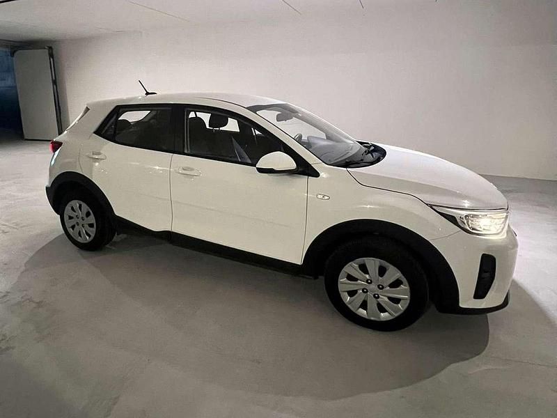 Usata Kia Stonic Style 82 CV (60 kW) 2022 Bianco SUV