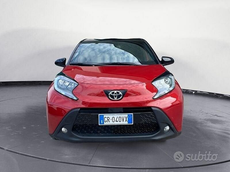 Usata Toyota Aygo X Lounge 72 CV (52 kW) 2024 Rosso SUV
