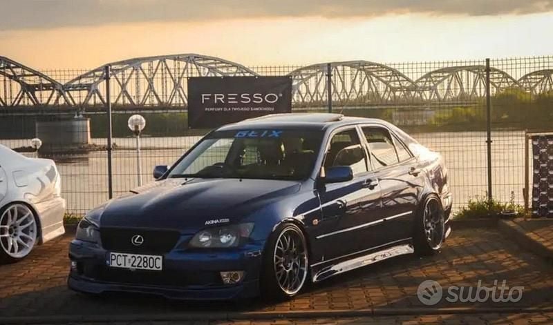 Usata Lexus IS300 213 CV (156 kW) 2003 Blu Berlina