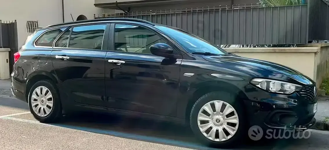 Usata Fiat Tipo 120 CV (88 kW) 2017 Nero Station wagon