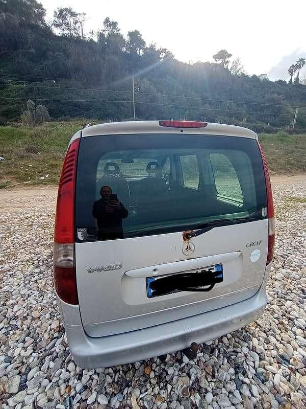 Usata Mercedes Vaneo 91 CV (66 kW) 2003 Argento Monovolume