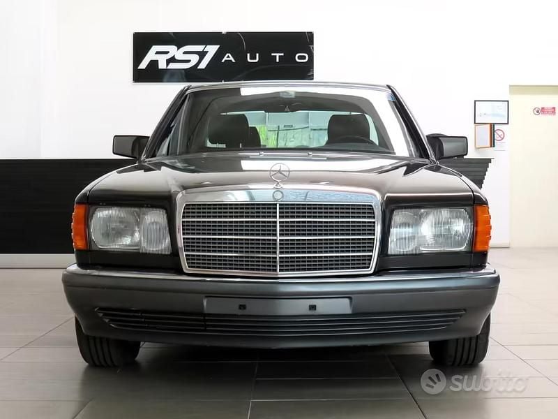 Usata Mercedes S300 SE 180 CV (132 kW) 1990 Grigio Berlina