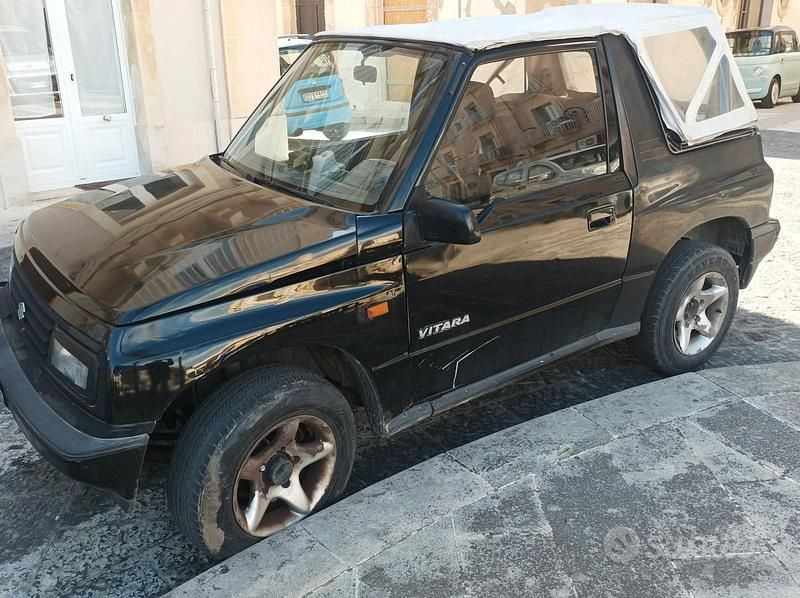 Usata Suzuki Vitara 75 CV (55 kW) 1989 Nero Cabrio