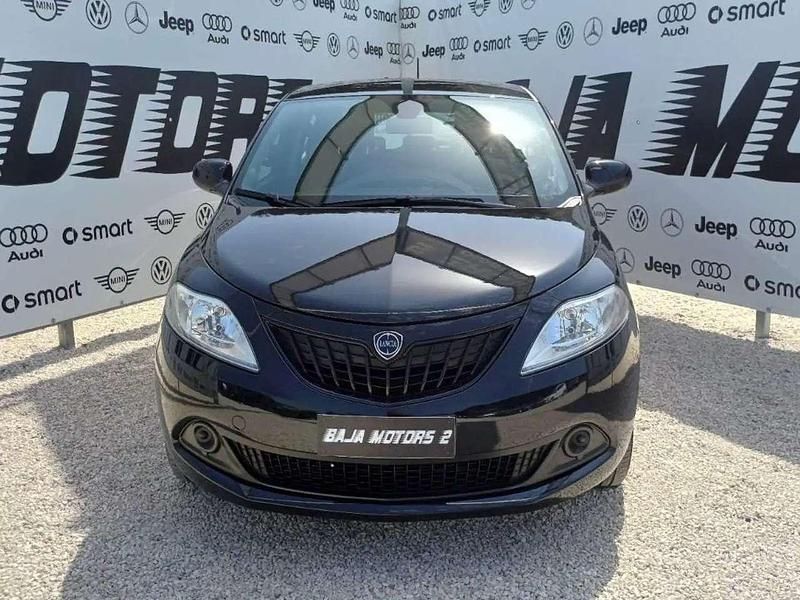 Usata Lancia Ypsilon Gold 69 CV (50 kW) 2024 Nero Utilitaria