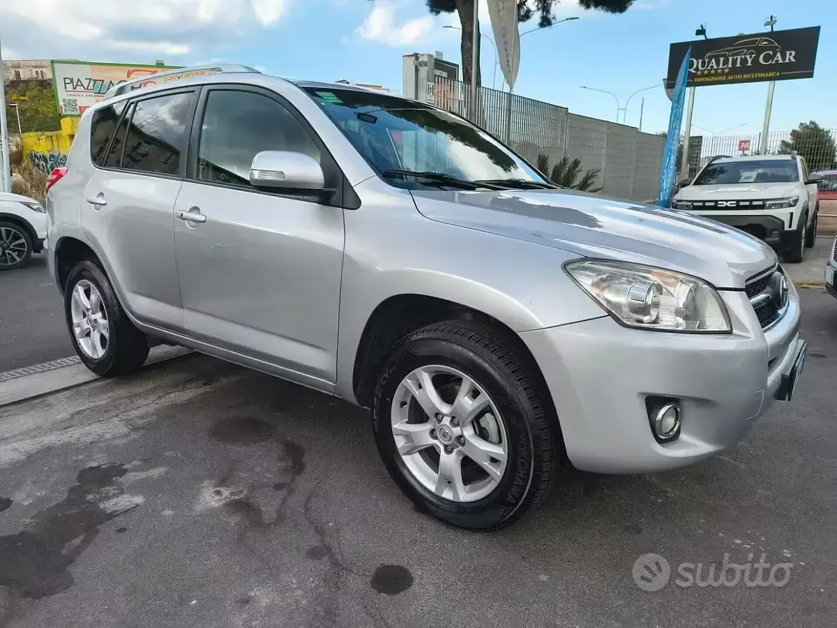 Usata Toyota RAV4 Luxury 150 CV (110 kW) 2009 Grigio SUV