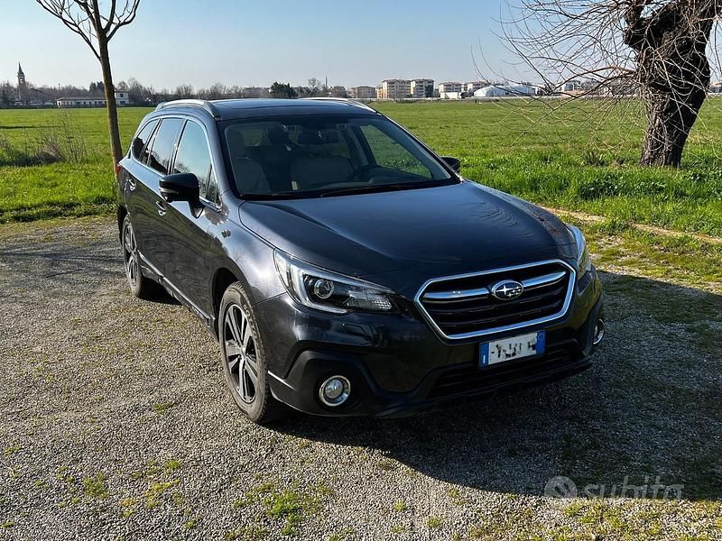 Usata Subaru Outback 175 CV (128 kW) 2019 Grigio SUV